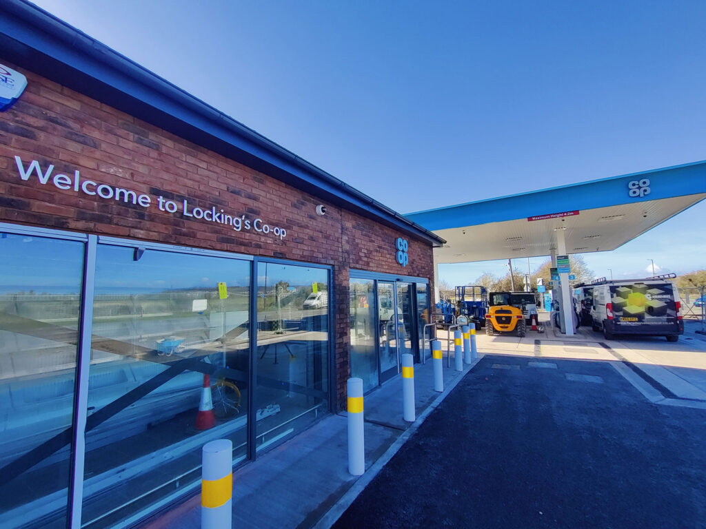 Co-op, Locking